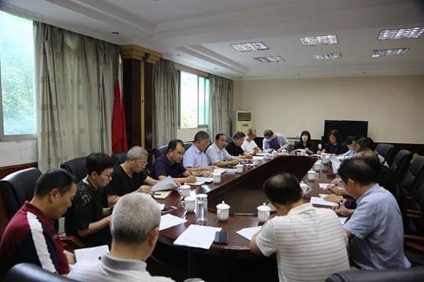 http://www.yibinu.edu.cn/__local/E/F0/34/23D7329E6D11D3BB3CA3F28A904_5D1960FD_79D2.png